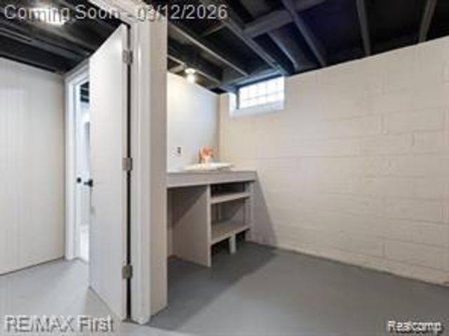 22600 Edgewater Street, St. Clair Shores, MI 48082