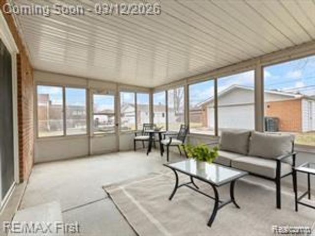 22600 Edgewater Street, St. Clair Shores, MI 48082