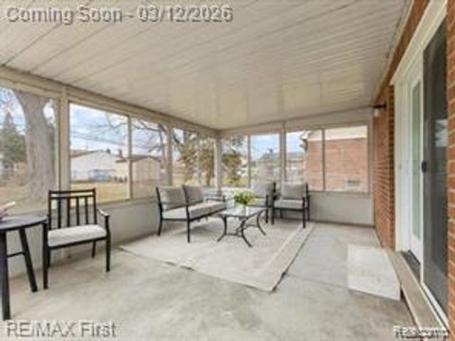 22600 Edgewater Street, St. Clair Shores, MI 48082