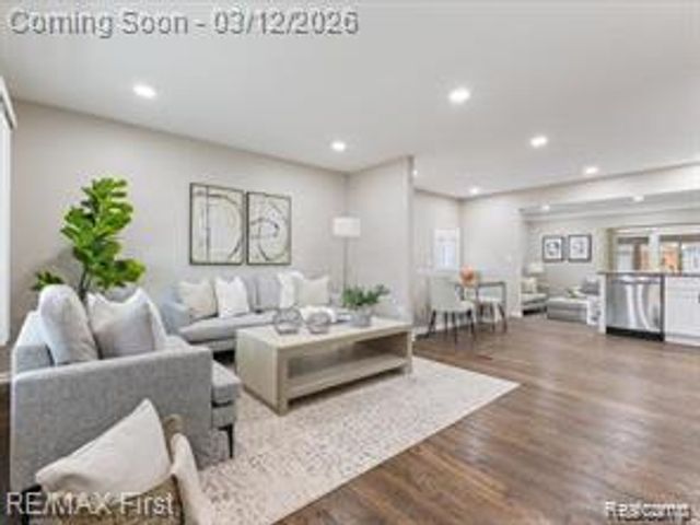 22600 Edgewater Street, St. Clair Shores, MI 48082