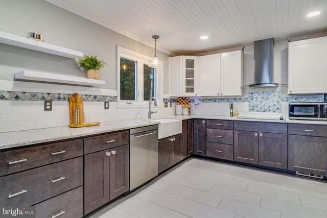 6094 HILL RD, Saint Leonard, MD 20685