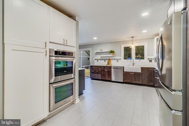 6094 HILL RD, Saint Leonard, MD 20685