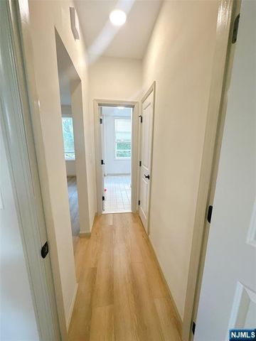 250 Broad Avenue 4D, Leonia, NJ 07605