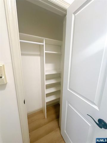 250 Broad Avenue 4D, Leonia, NJ 07605