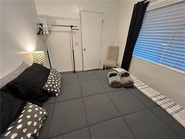 308 South 10th Street 1, Las Vegas, NV 89101