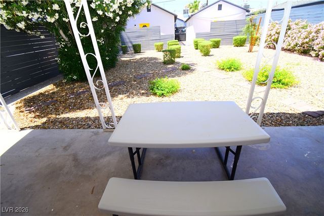 308 South 10th Street 1, Las Vegas, NV 89101