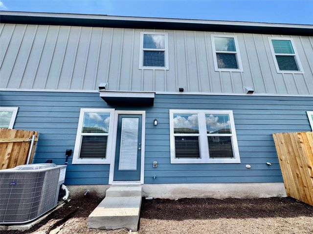 135 Cinnabar LN 3, Kyle, TX 78640