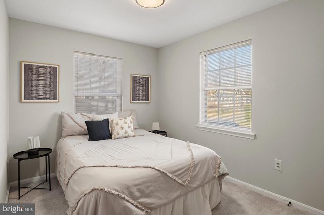 5005 APACHE ST, College Park, MD 20740