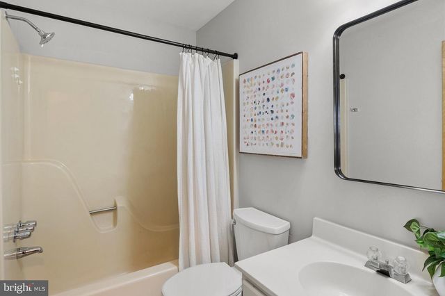 5005 APACHE ST, College Park, MD 20740