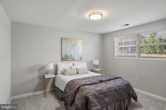 5005 APACHE ST, College Park, MD 20740