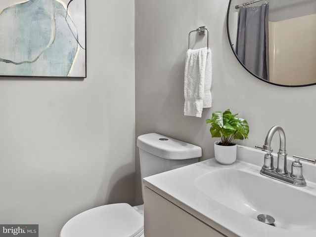 5005 APACHE ST, College Park, MD 20740