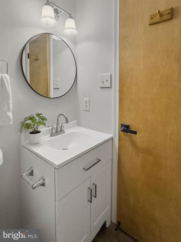 5005 APACHE ST, College Park, MD 20740