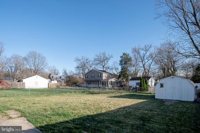 5005 APACHE ST, College Park, MD 20740