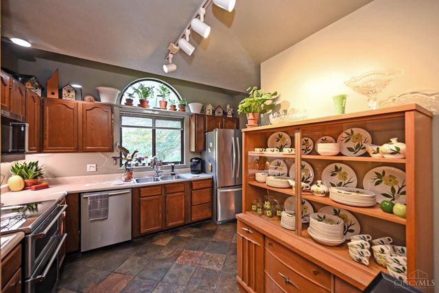 7325 State Road, Anderson Twp, OH 45230