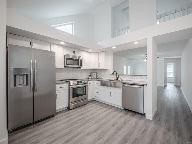 3716 Park Ridge Drive, Evansville, IN 47715