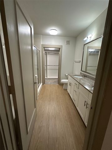 801 N Bishop Avenue 1-205, Dallas, TX 75208