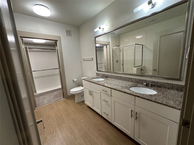 801 N Bishop Avenue 1-205, Dallas, TX 75208