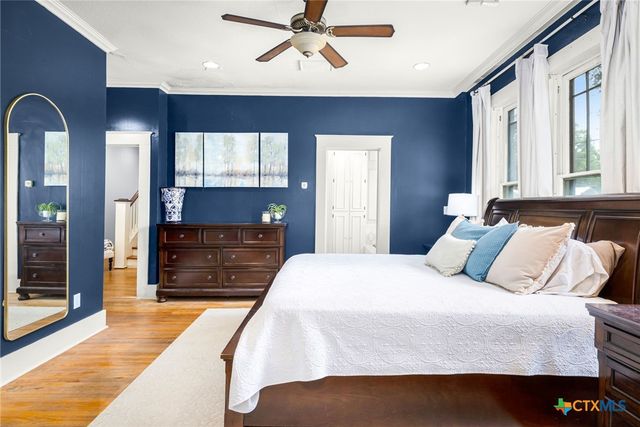 390 S Guenther Avenue, New Braunfels, TX 78130