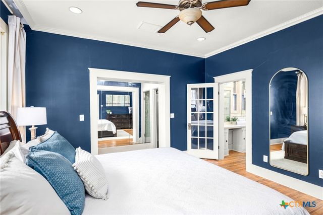 390 S Guenther Avenue, New Braunfels, TX 78130