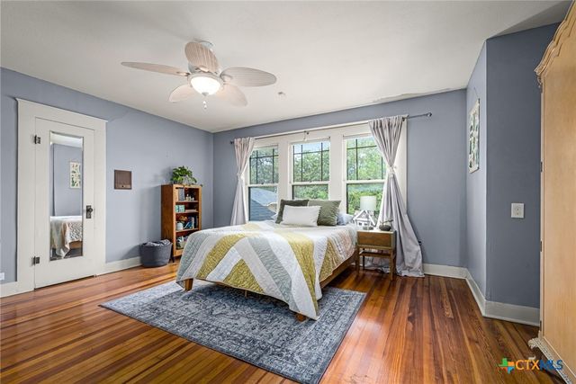 390 S Guenther Avenue, New Braunfels, TX 78130