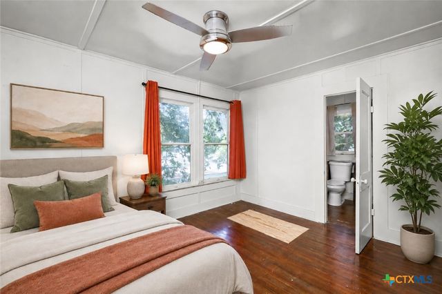 390 S Guenther Avenue, New Braunfels, TX 78130