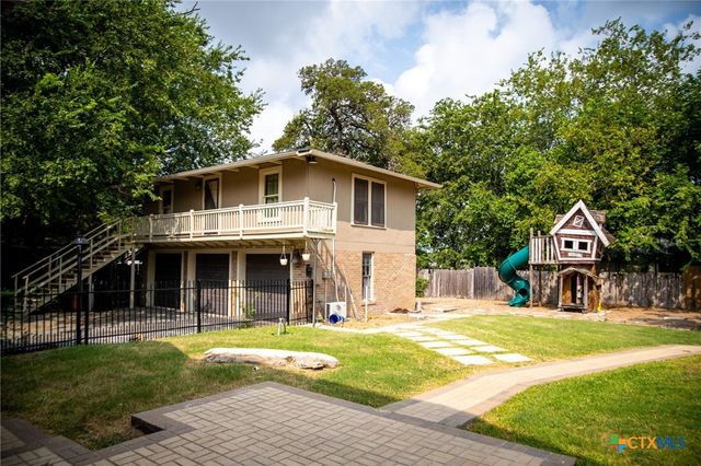 390 S Guenther Avenue, New Braunfels, TX 78130