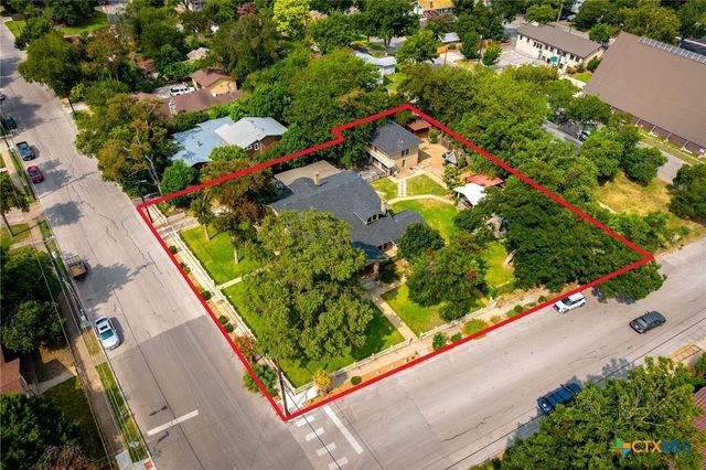 390 S Guenther Avenue, New Braunfels, TX 78130