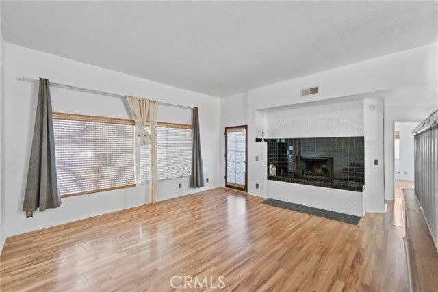 3210 Darby Street 102, Simi Valley, CA 93063