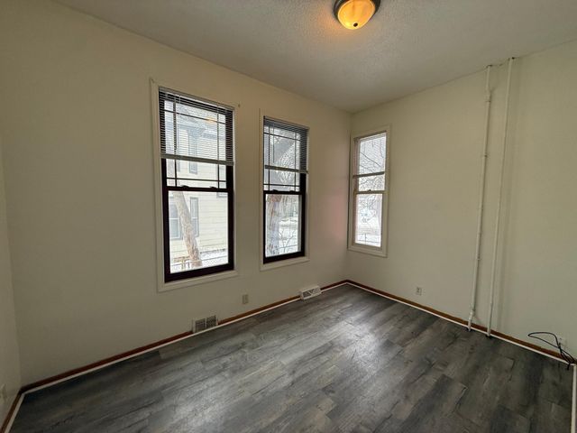 666 Sims Avenue, Saint Paul, MN 55106