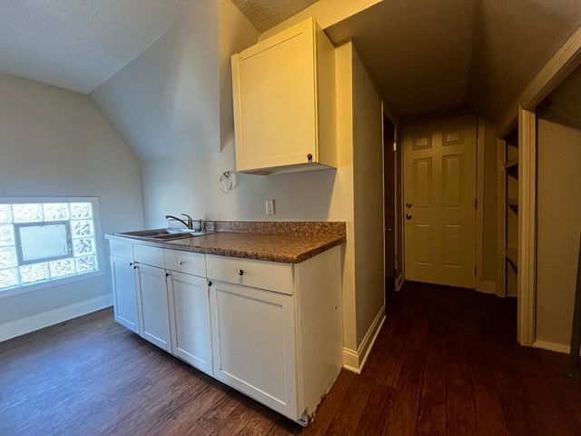 666 Sims Avenue, Saint Paul, MN 55106