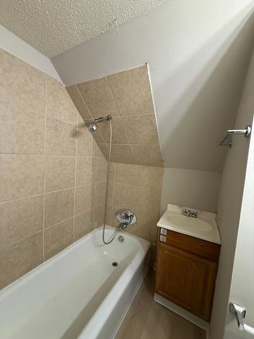 666 Sims Avenue, Saint Paul, MN 55106