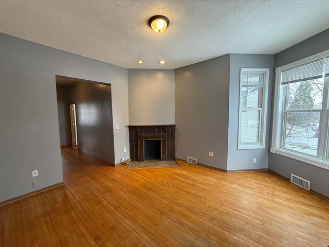 666 Sims Avenue, Saint Paul, MN 55106
