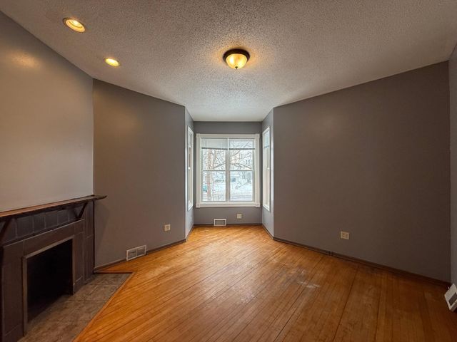 666 Sims Avenue, Saint Paul, MN 55106