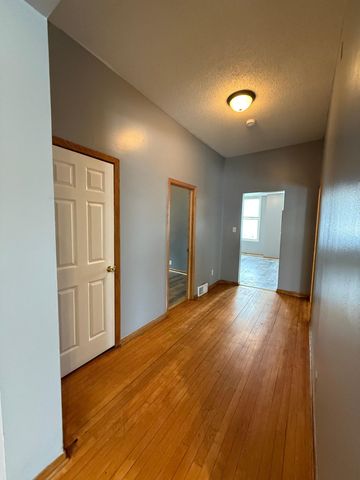 666 Sims Avenue, Saint Paul, MN 55106