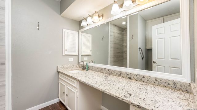 7500 Callaghan Rd Apt 232, San Antonio, TX 78229