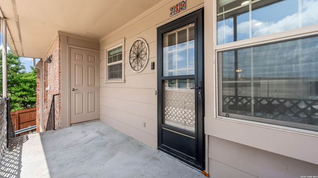 7500 Callaghan Rd Apt 232, San Antonio, TX 78229