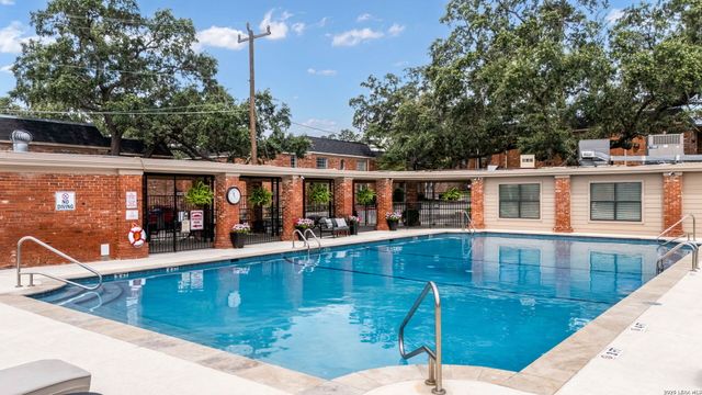 7500 Callaghan Rd Apt 232, San Antonio, TX 78229