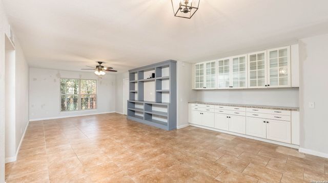 7500 Callaghan Rd Apt 232, San Antonio, TX 78229