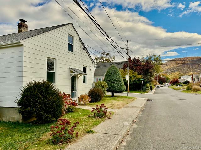 29 Dinan Street, Beacon, NY 12508