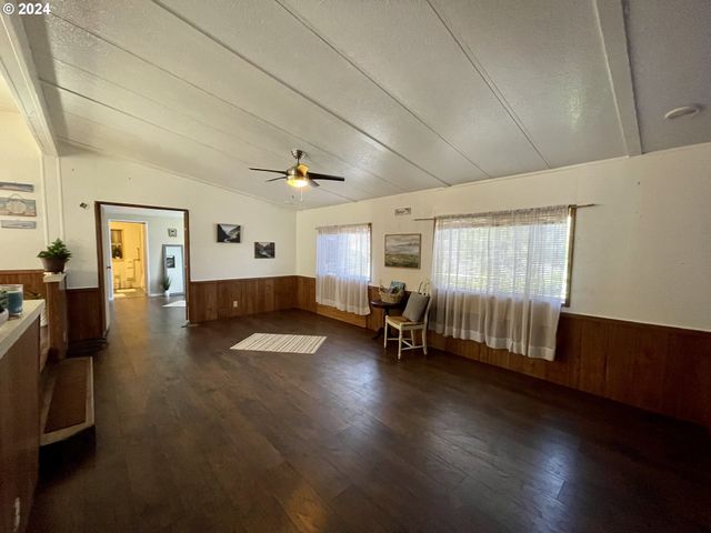 16391 HIGHWAY 101 48, Brookings, OR 97415
