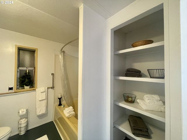 16391 HIGHWAY 101 48, Brookings, OR 97415