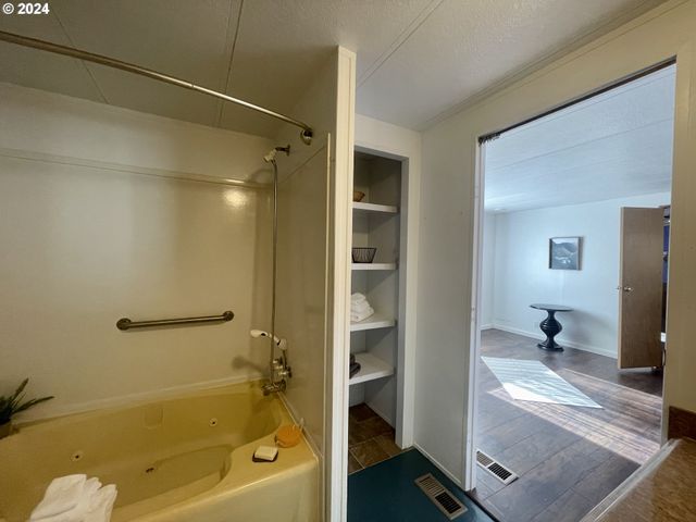 16391 HIGHWAY 101 48, Brookings, OR 97415