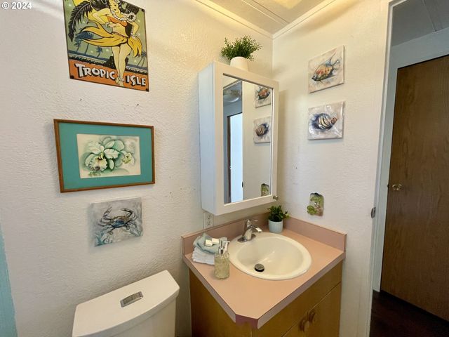 16391 HIGHWAY 101 48, Brookings, OR 97415