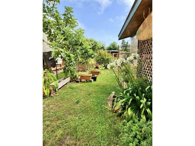 16391 HIGHWAY 101 48, Brookings, OR 97415