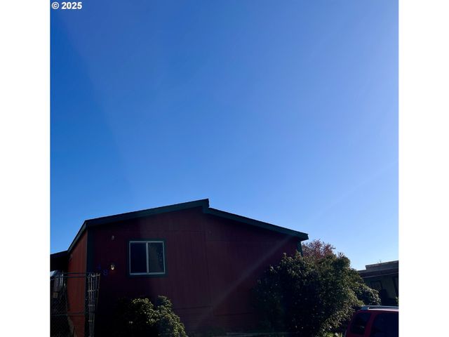 16391 HIGHWAY 101 48, Brookings, OR 97415