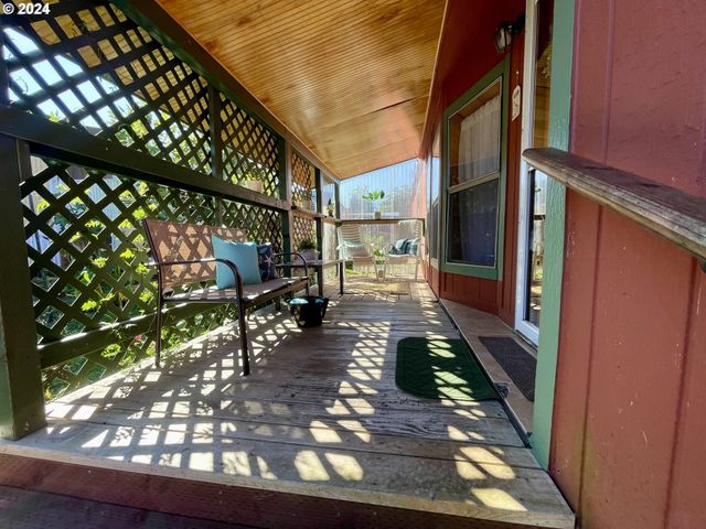 16391 HIGHWAY 101 48, Brookings, OR 97415