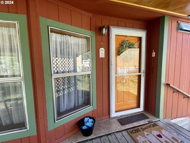 16391 HIGHWAY 101 48, Brookings, OR 97415