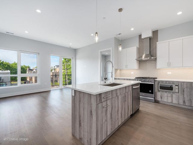 2139 W Madison Street 407, Chicago, IL 60612