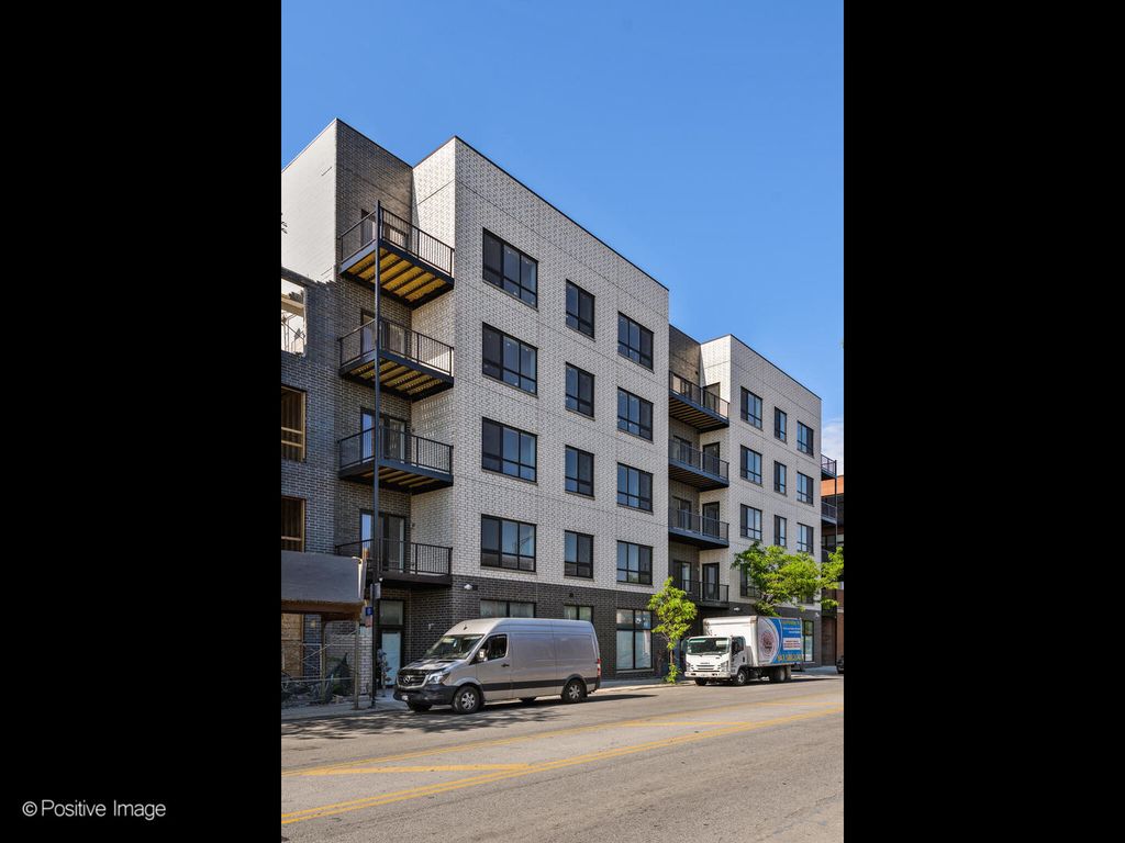 2139 W Madison Street 407, Chicago, IL 60612