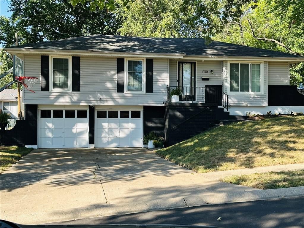 12108 E 57th Terrace, Kansas City, MO 64133